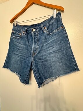Levi 501 Cut Off Denim Shorts | 28